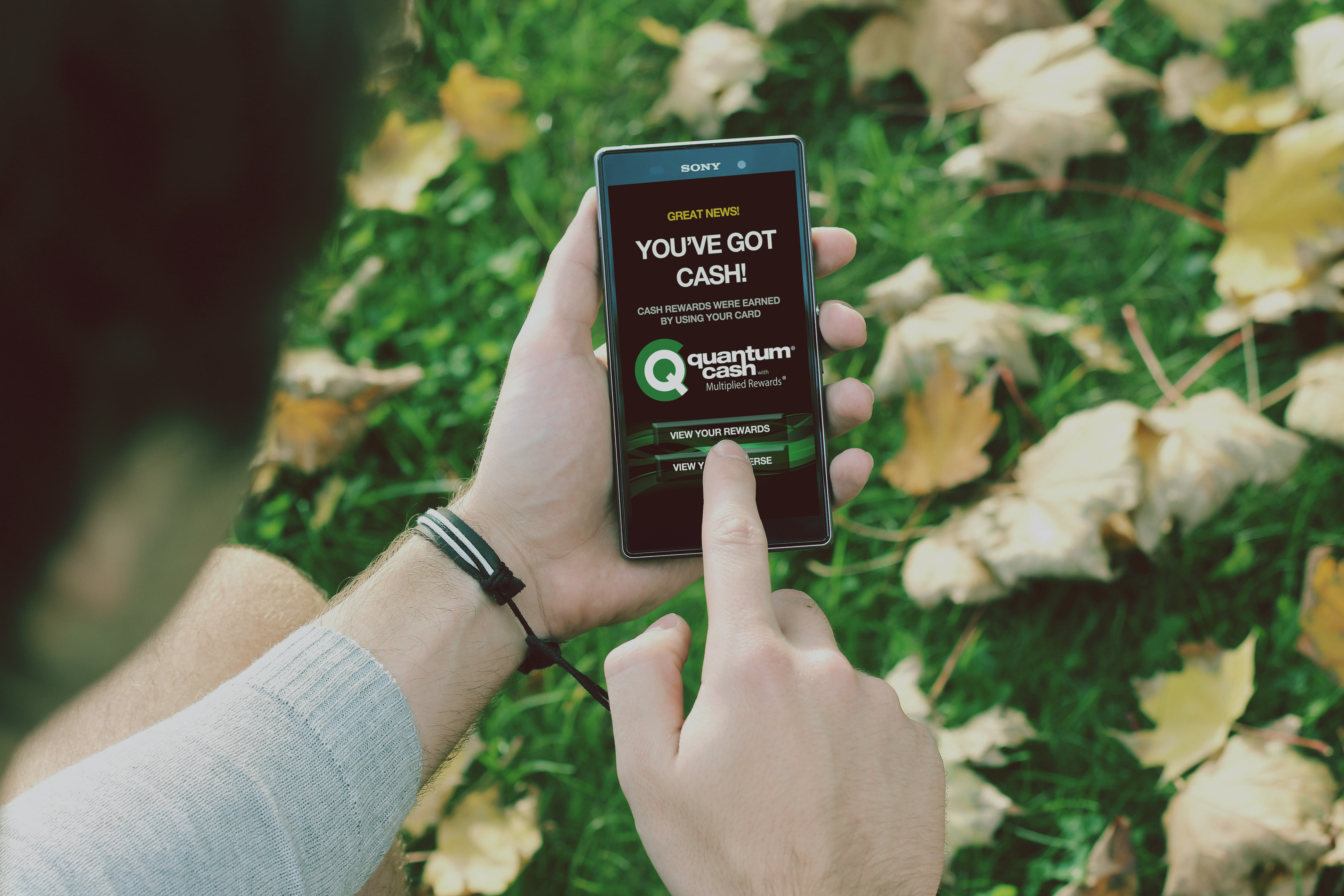 920517-0-12WITHAPPSCREEN